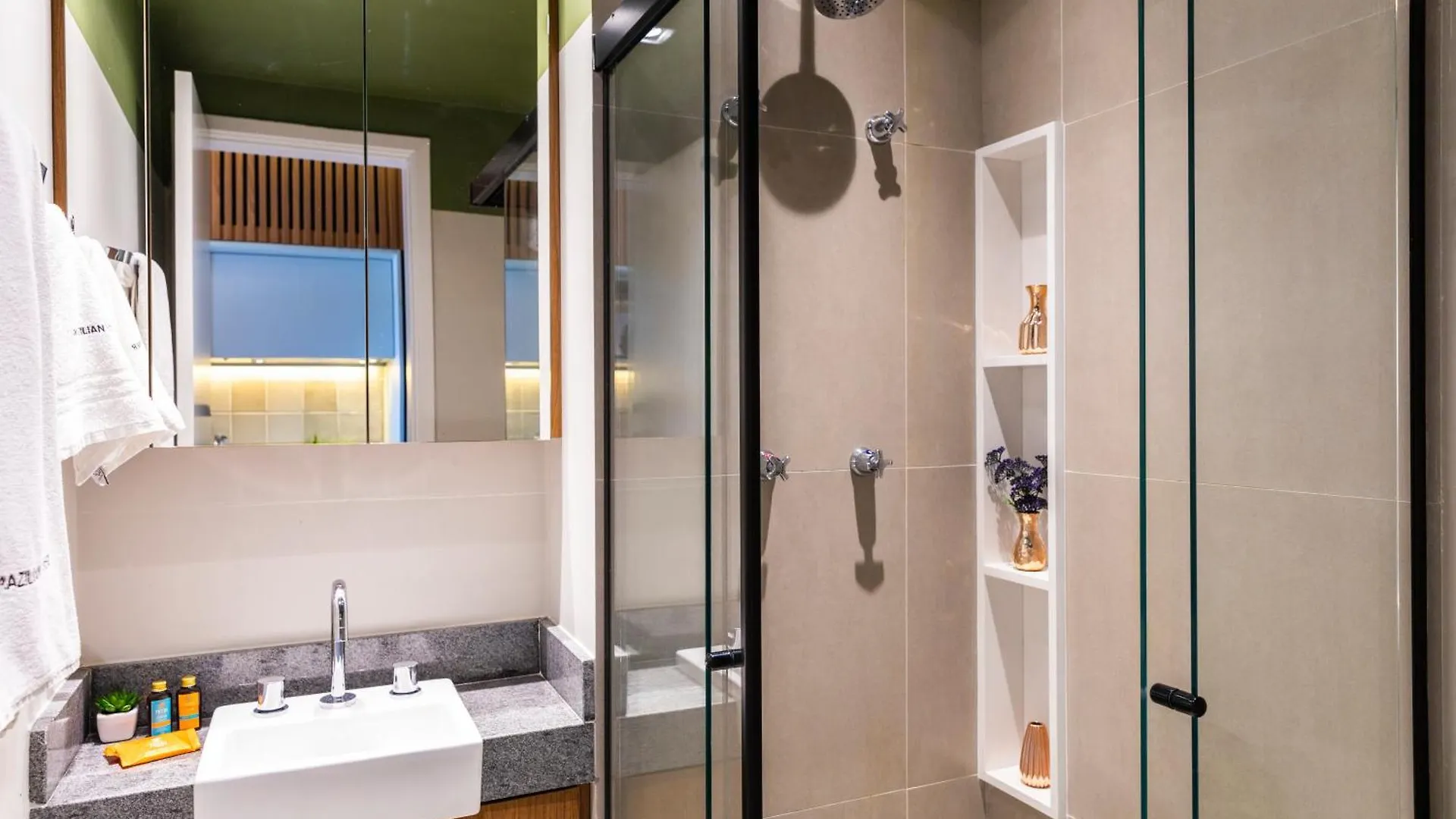 Prox. Shopping Ibirapuera C/ Ar | Brazilian Corner Apartment Sao Paulo