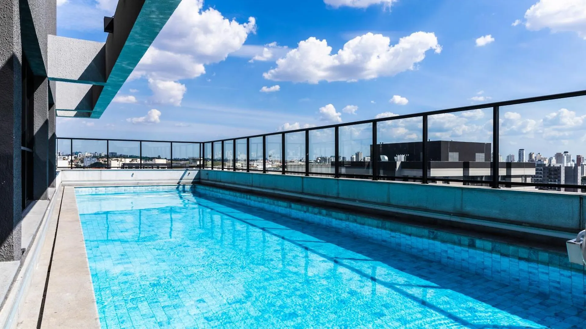 Prox. Shopping Ibirapuera C/ Ar | Brazilian Corner Apartment Sao Paulo